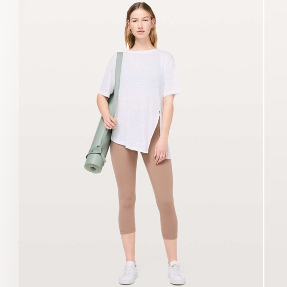 Lululemon Sneak Out Short Sleeve
White Size 8 - Picture 1 of 12